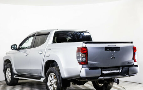 Mitsubishi L200 IV рестайлинг, 2019 год, 2 989 000 рублей, 7 фотография