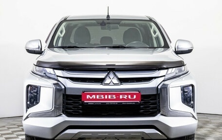 Mitsubishi L200 IV рестайлинг, 2019 год, 2 989 000 рублей, 2 фотография