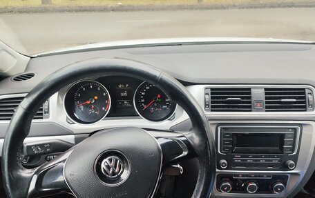 Volkswagen Jetta VI, 2018 год, 1 500 000 рублей, 14 фотография