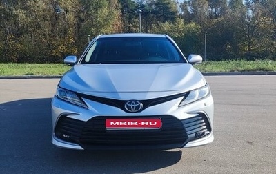 Toyota Camry, 2021 год, 3 195 000 рублей, 1 фотография