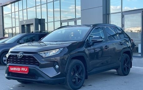 Toyota RAV4, 2020 год, 3 390 000 рублей, 7 фотография