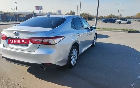 Toyota Camry, 2021 год, 3 195 000 рублей, 6 фотография