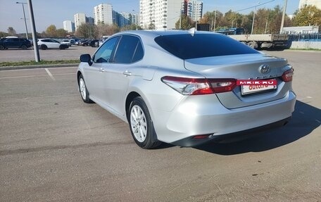 Toyota Camry, 2021 год, 3 195 000 рублей, 4 фотография