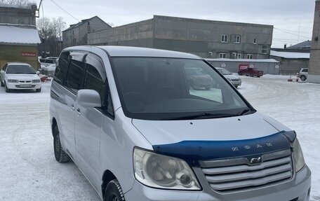 Toyota Noah III, 2001 год, 950 000 рублей, 4 фотография