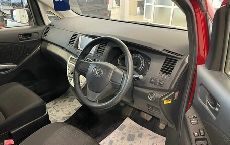 Toyota ISis I, 2013 год, 1 679 000 рублей, 10 фотография