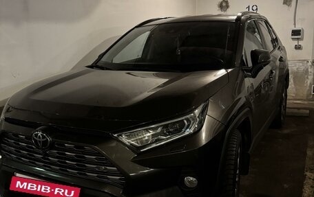 Toyota RAV4, 2021 год, 6 000 000 рублей, 2 фотография