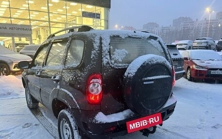 Chevrolet Niva I рестайлинг, 2011 год, 550 000 рублей, 4 фотография