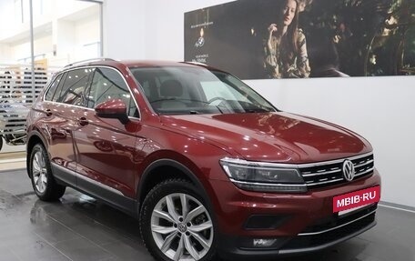 Volkswagen Tiguan II, 2018 год, 2 295 000 рублей, 8 фотография