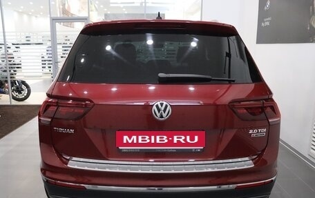 Volkswagen Tiguan II, 2018 год, 2 295 000 рублей, 13 фотография