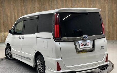 Toyota Noah III, 2021 год, 2 910 000 рублей, 6 фотография