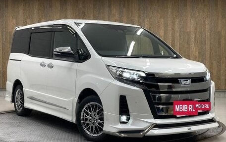 Toyota Noah III, 2021 год, 2 910 000 рублей, 7 фотография