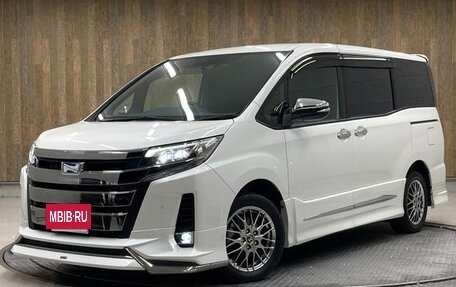 Toyota Noah III, 2021 год, 2 910 000 рублей, 4 фотография