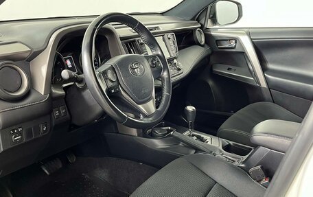 Toyota RAV4, 2019 год, 2 996 500 рублей, 11 фотография