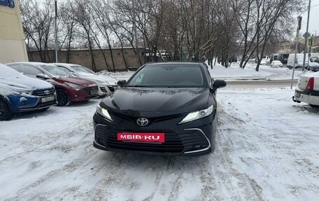 Toyota Camry, 2021 год, 3 350 000 рублей, 7 фотография