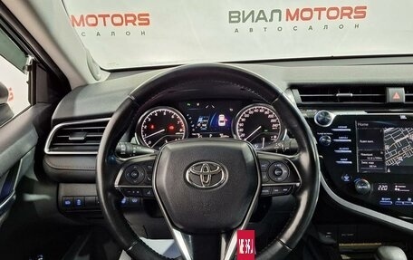 Toyota Camry, 2018 год, 3 050 000 рублей, 5 фотография