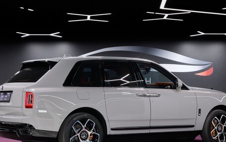 Rolls-Royce Cullinan, 2024 год, 76 500 000 рублей, 7 фотография