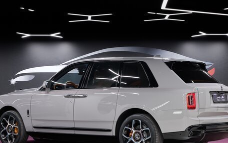 Rolls-Royce Cullinan, 2024 год, 76 500 000 рублей, 5 фотография