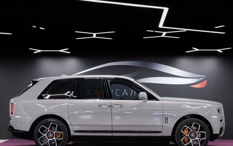 Rolls-Royce Cullinan, 2024 год, 76 500 000 рублей, 8 фотография