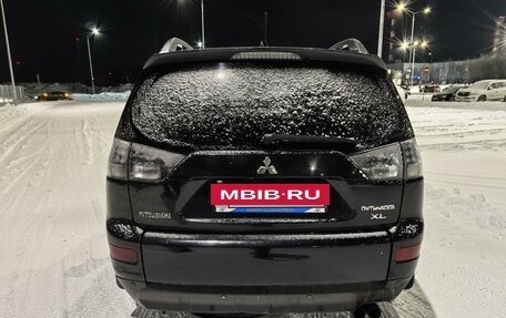 Mitsubishi Outlander III рестайлинг 3, 2008 год, 895 000 рублей, 10 фотография