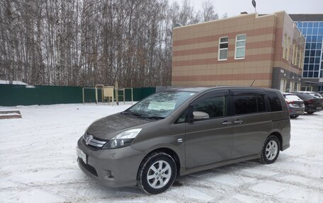 Toyota ISis I, 2014 год, 1 550 000 рублей, 2 фотография