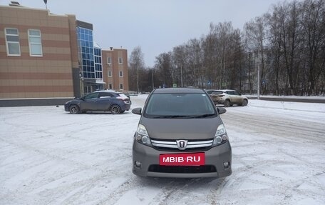 Toyota ISis I, 2014 год, 1 550 000 рублей, 4 фотография