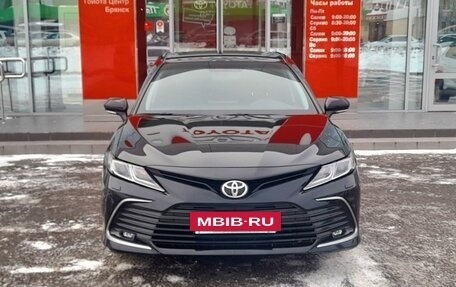 Toyota Camry, 2021 год, 3 499 000 рублей, 2 фотография