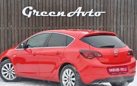 Opel Astra J, 2011 год, 800 000 рублей, 3 фотография