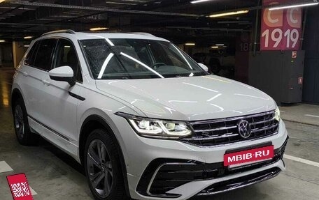 Volkswagen Tiguan II, 2021 год, 4 800 000 рублей, 2 фотография