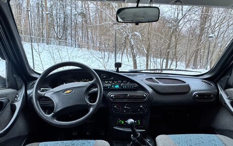 Chevrolet Niva I рестайлинг, 2005 год, 230 000 рублей, 5 фотография