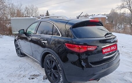 Infiniti QX70, 2014 год, 2 150 000 рублей, 3 фотография