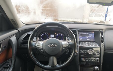 Infiniti QX70, 2014 год, 2 150 000 рублей, 12 фотография