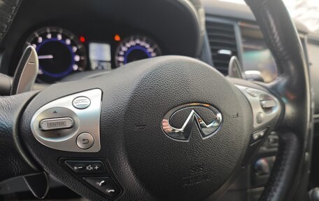 Infiniti QX70, 2014 год, 2 150 000 рублей, 20 фотография