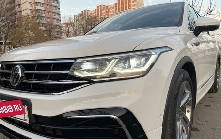 Volkswagen Tiguan II, 2021 год, 4 900 000 рублей, 4 фотография