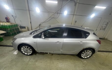 Opel Astra J, 2011 год, 620 000 рублей, 6 фотография