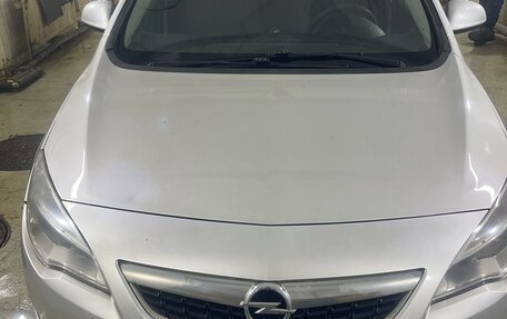 Opel Astra J, 2011 год, 620 000 рублей, 14 фотография