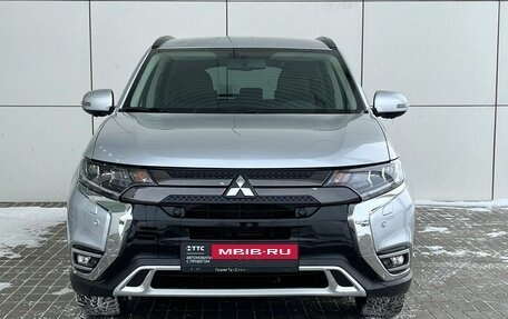 Mitsubishi Outlander III рестайлинг 3, 2021 год, 3 239 000 рублей, 2 фотография