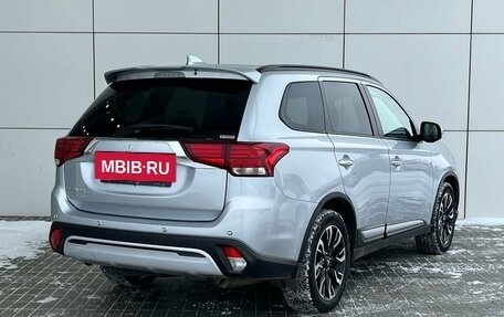 Mitsubishi Outlander III рестайлинг 3, 2021 год, 3 239 000 рублей, 6 фотография