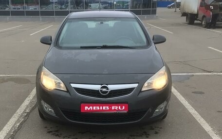 Opel Astra J, 2011 год, 690 000 рублей, 1 фотография