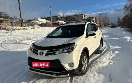 Toyota RAV4, 2015 год, 2 975 000 рублей, 4 фотография