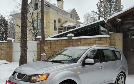 Mitsubishi Outlander III рестайлинг 3, 2008 год, 1 340 000 рублей, 2 фотография