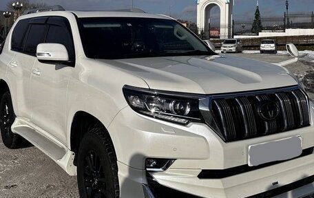 Toyota Land Cruiser Prado 150 рестайлинг 2, 2019 год, 4 900 000 рублей, 5 фотография