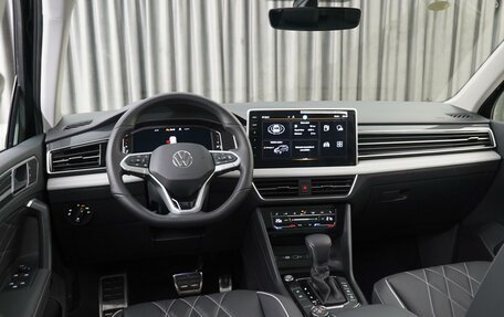 Volkswagen Tiguan II, 2023 год, 5 349 000 рублей, 6 фотография