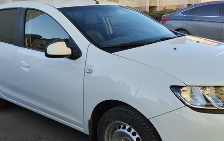 Renault Sandero II рестайлинг, 2016 год, 900 000 рублей, 1 фотография