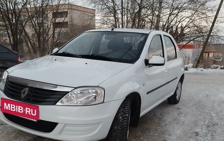 Renault Logan I, 2013 год, 590 000 рублей, 2 фотография