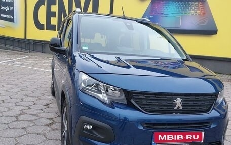 Peugeot Rifter I, 2021 год, 2 650 000 рублей, 2 фотография