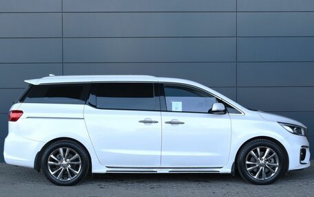 KIA Carnival III, 2019 год, 3 050 000 рублей, 7 фотография