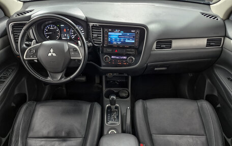 Mitsubishi Outlander III рестайлинг 3, 2014 год, 1 581 000 рублей, 13 фотография