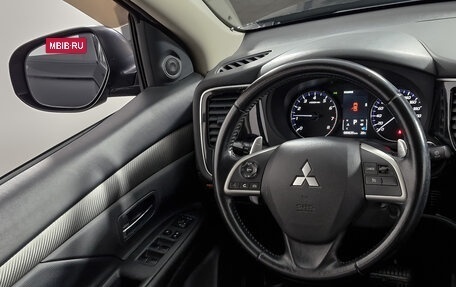 Mitsubishi Outlander III рестайлинг 3, 2014 год, 1 581 000 рублей, 15 фотография