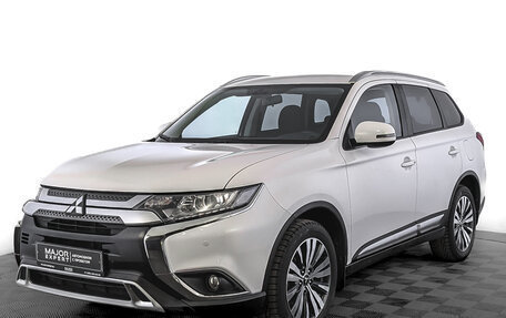 Mitsubishi Outlander III рестайлинг 3, 2020 год, 2 750 000 рублей, 1 фотография