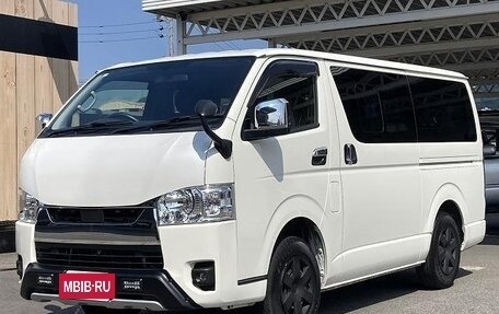 Toyota HiAce H200, 2021 год, 3 945 000 рублей, 2 фотография